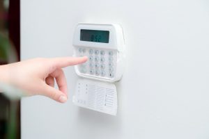 beneficios de contar con una alarma en casa